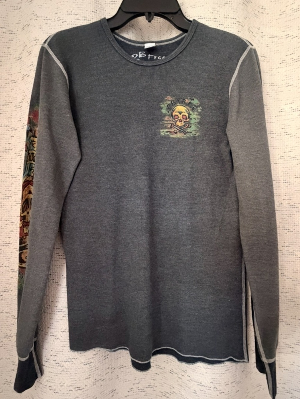 Vintage Men's Gray Long-Sleeve Graphic Thermal Shirt - Skull Accent